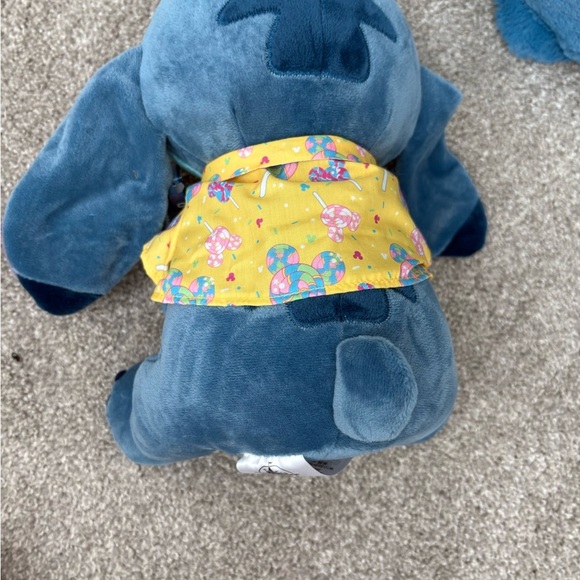 NWT Disney Stitch Attacks Snacks lollipop limited run - Picture 3 of 9